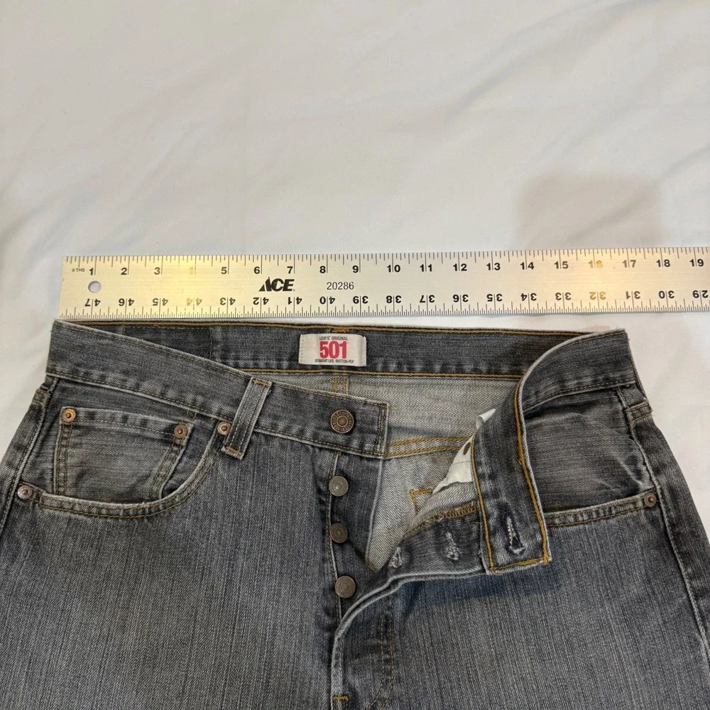 vintage Levis 501 Original Straight Leg Denim Jeans Mens 33x30 Button Fly Cotton